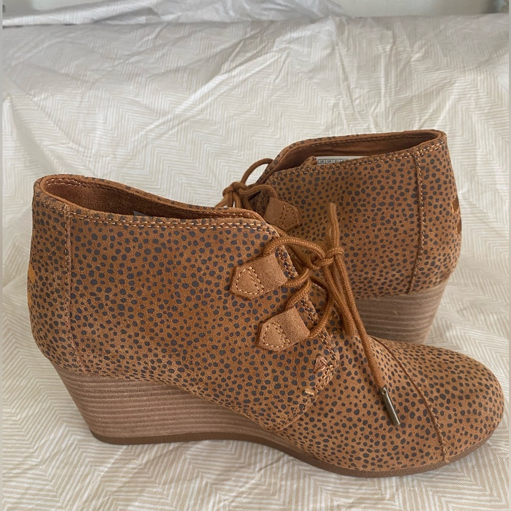 Toms Kala Wedge Bootie cheetah print